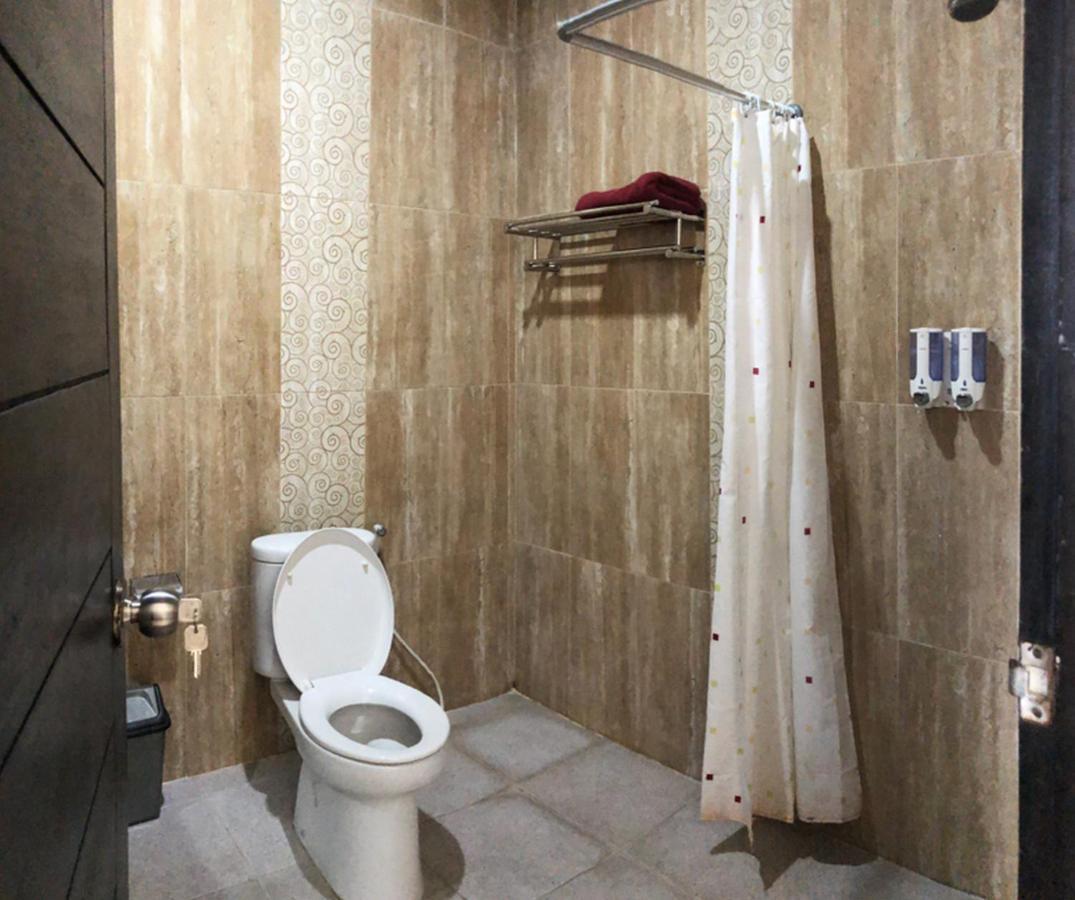 RedDoorz Plus near Dreamland Beach Jimbaran Exterior foto