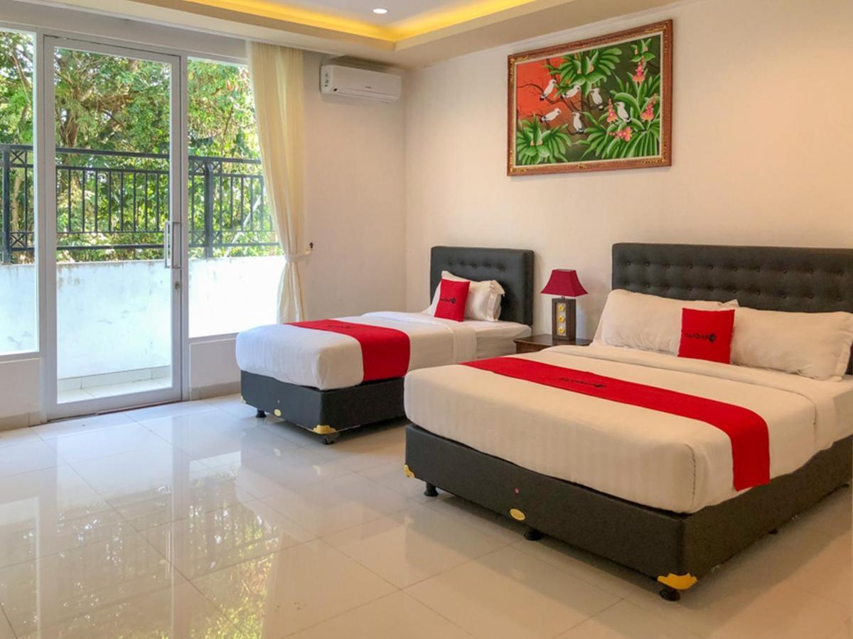 RedDoorz Plus near Dreamland Beach Jimbaran Exterior foto