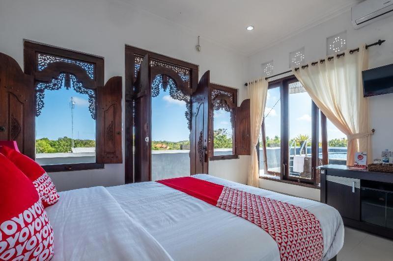 RedDoorz Plus near Dreamland Beach Jimbaran Zimmer foto